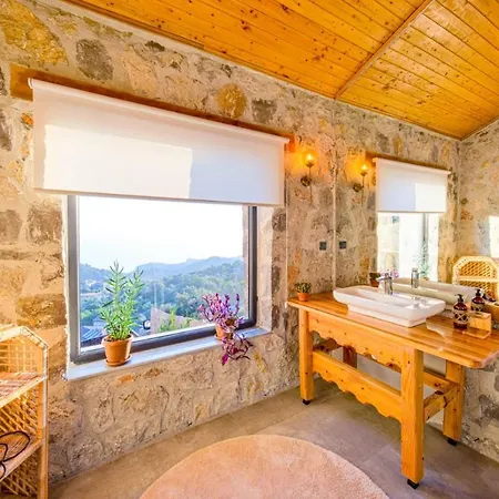 Orman Evi Babadag Breeze Kozagaci